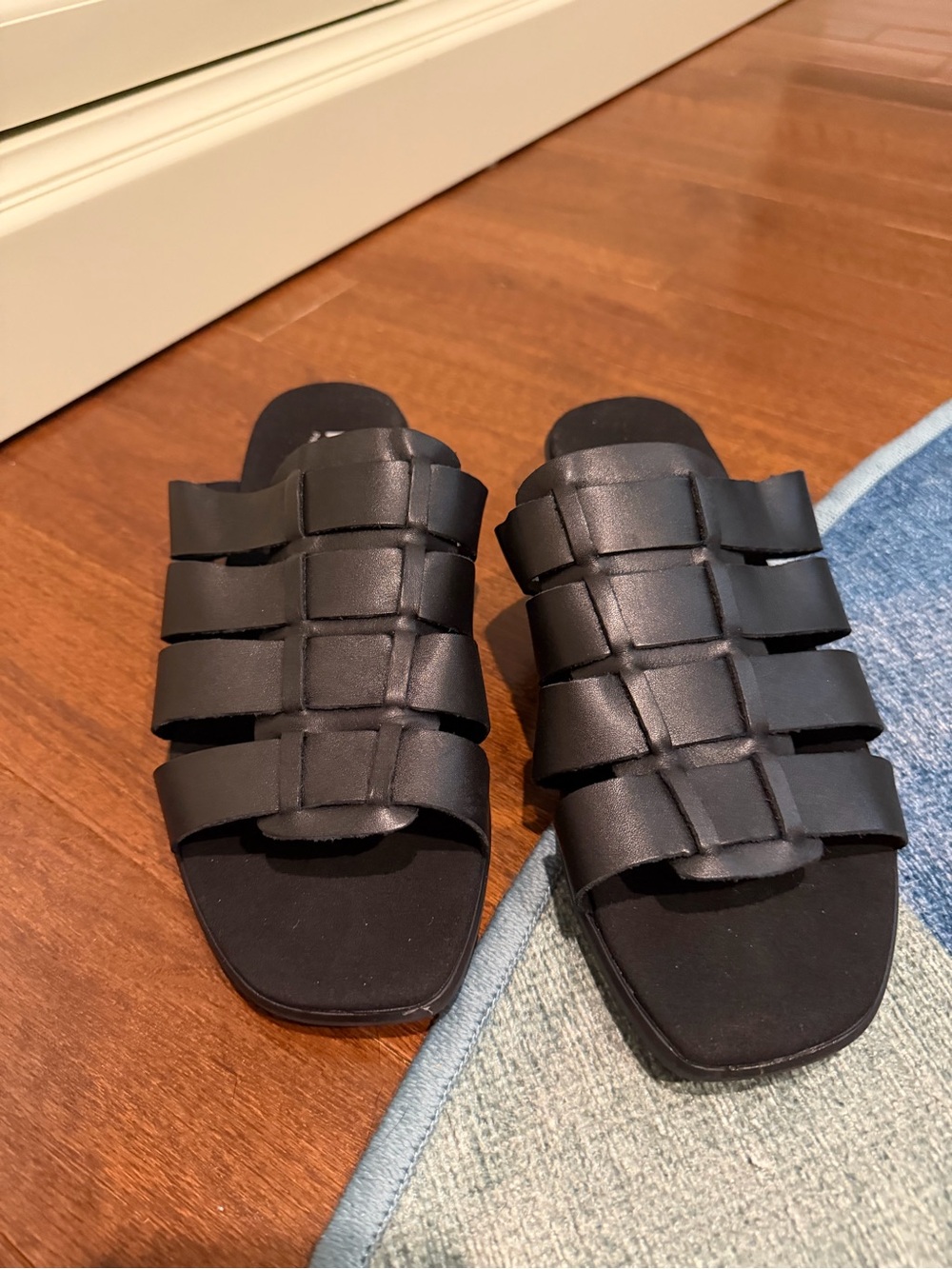 Women’s Munro Black Leather Slide Sandals - Woven Strap Design